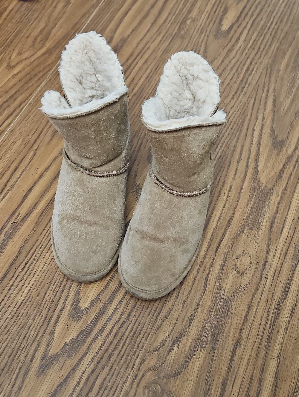 Youth Size 3 BEARPAW Boots
